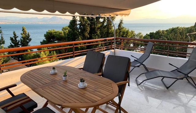 Theta Solutions Coastal Apartment in Loutraki