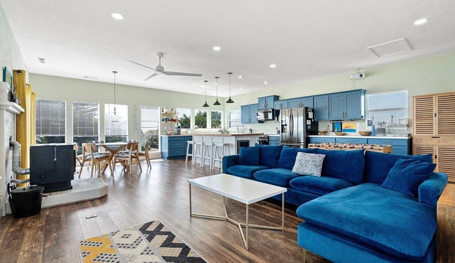 This Is It | Ocean Views, Walk to Park & Beach in Crescent City