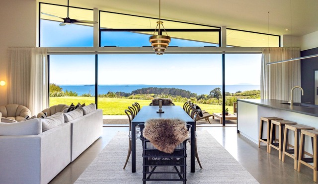 TIROHANGA LUXURY | Coast & Country | WINTER DEAL in Waiheke Island
