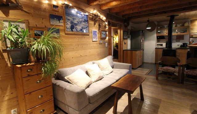 Traditional wooden chalet, cozy, 3 bedrooms, 8 people, south balcony in Tignes