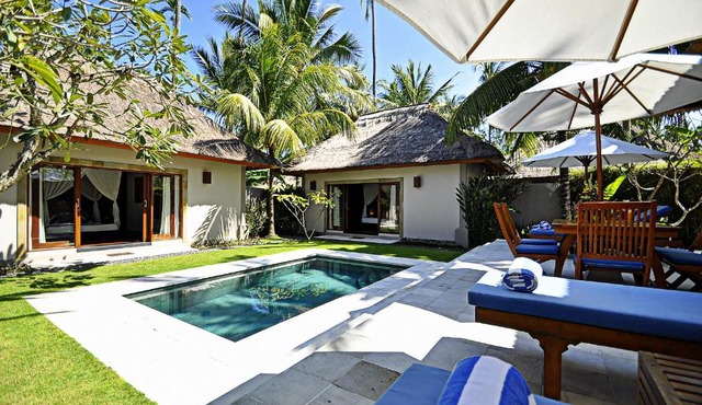 Two bedrooms villa with private pool, large landscape garden and kitchen in Candidasa