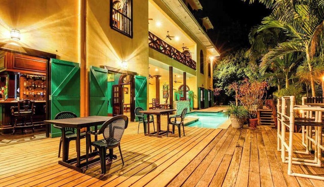 Two Riverfront Suites with Shared Infinity Pool, Balcony Views, WiFi, AC - Dogs OK