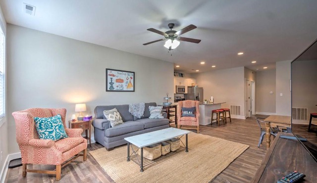 Updated Apt: 1 Mi to Western Kentucky University! in Bowling Green