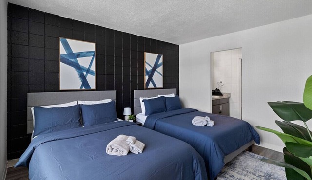 Upscale 2 Bed Suite — Mins to Downtown Cincinnati! in Cincinnati