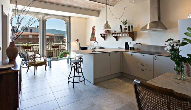 Vidrier, flat with access to indoor swimming pool in Olot