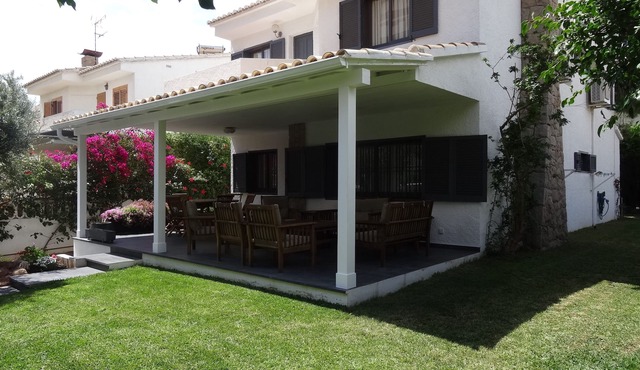 VILLA 200 M FROM THE BEACH and 5 minutes walk from the VILLAGE in benicassim