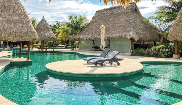 Villa and casita in a secluded development with WiFi, AC, pool, and beach club