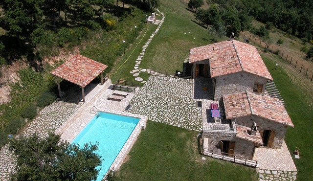 Villa Cipresso, 100% Private, A/C, Pool, Fantastic Views, Family & Pet Friendly! in Baschi