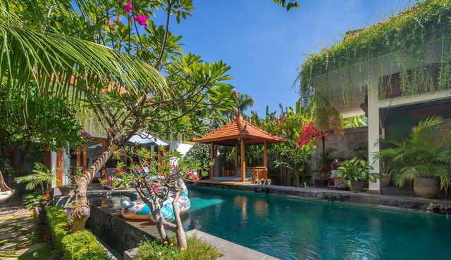 Villa Dewi Parwati, Bali - A dreamy holiday home! 100mtr from the Bali Sea! in Gerokgak