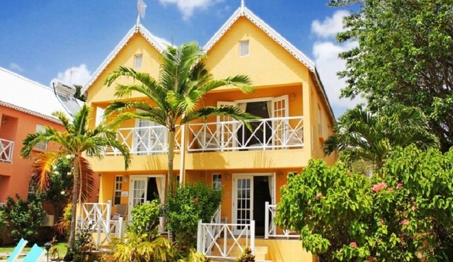 Villa located in St James on the west cost of Barbados with sea view and pool. in Fitts Village