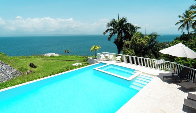 Vistamare Samana 1-bedroom beachfront, pool, Wifi VII 102 in Samaná Province
