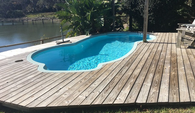 Waterfront Home - With Secluded Private Pool On Beautiful Half Moon River in Savannah