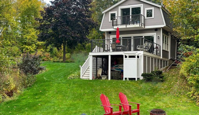 Waterfront Oasis~Pool Table~Deck~Dock~Garage in Dover