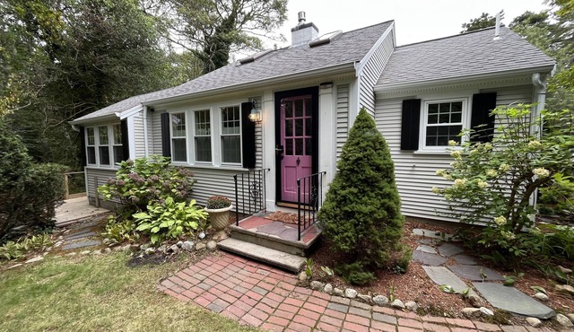 Waterside Bungalow Cape Cod in Barnstable