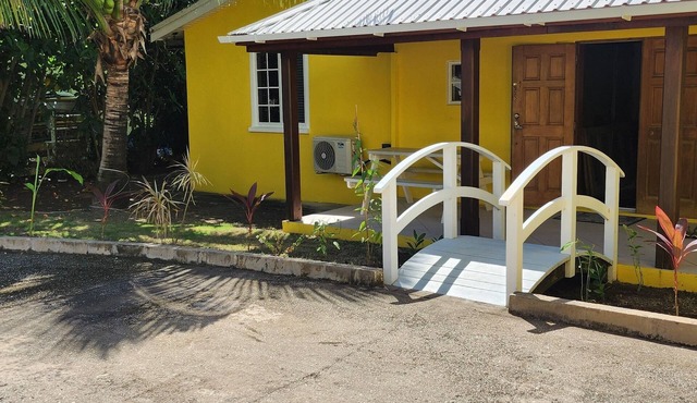 We are 2 mins walk from the sea great for surfers and 10 mins from Freights bay! in Christ Church