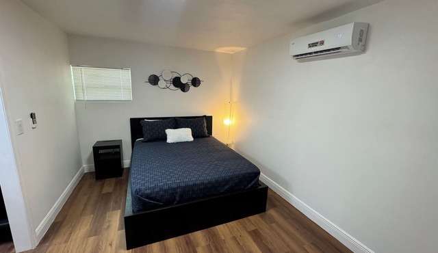 WELCOME 2 MI PRIVATE CASITA 1-bedroom apartment in charming Tampa with WiFi, AC in Tampa
