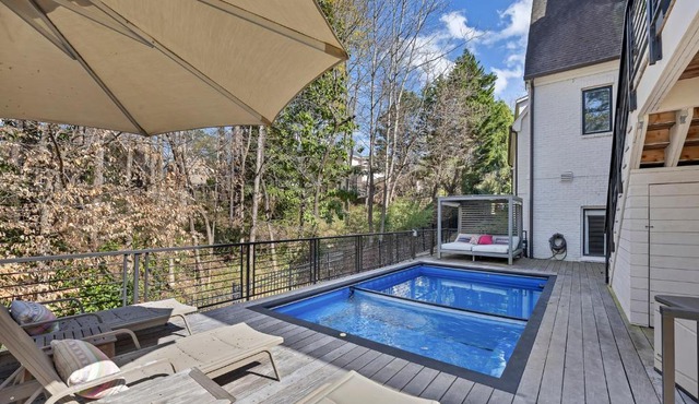 World Cup Estate w pool & fire pit in Atlanta
