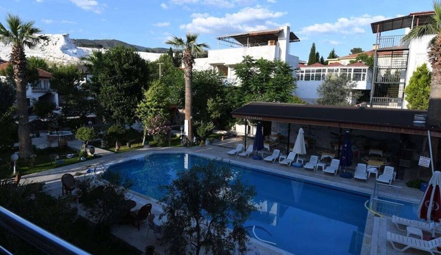 Yildizhan Hotel Standard Triple Room in Pamukkale/Denizli