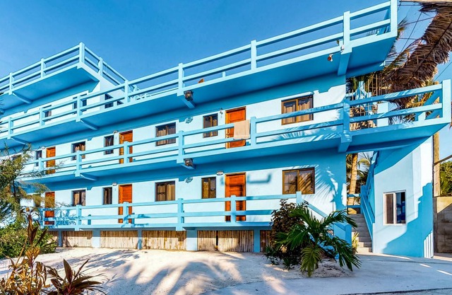 234 m² Motel ∙ 9 bedrooms ∙ 21 guests