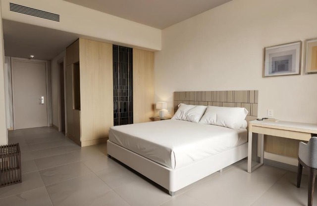 Radisson Fort George Hotel Marina 