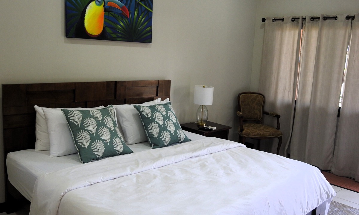 Independence and Mango Creek Hotel | The Toucan Inn