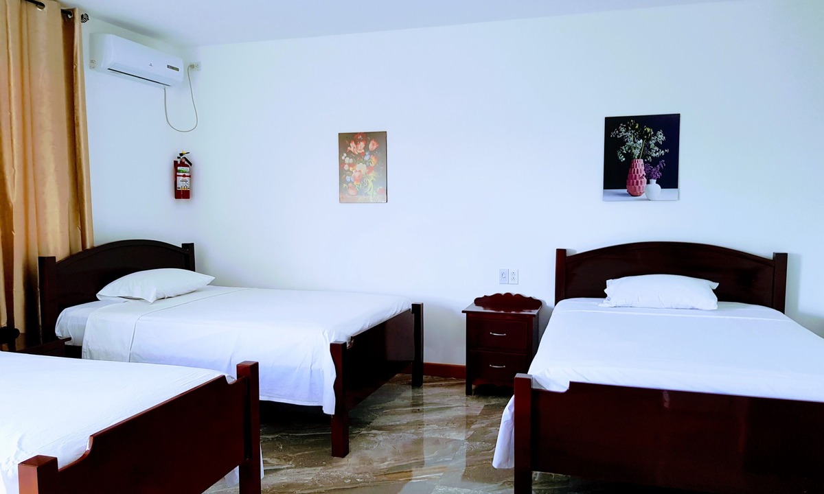Orange Walk Hotel | Day & Night Hotel