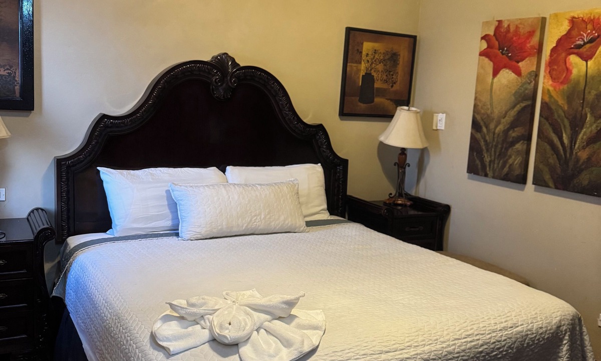 San Pedro Hotel | Hotel Royal Blue & Golf Cart Rental