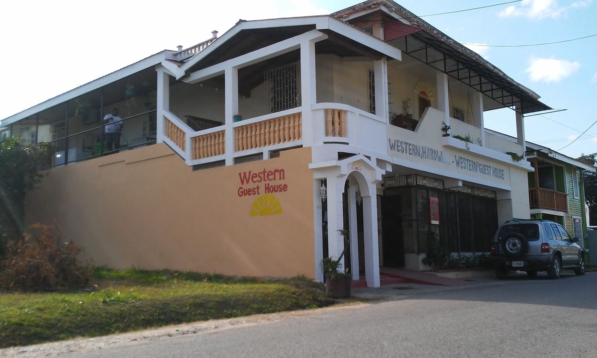 San Ignacio House | Don Santiago Guesthouse Downtown