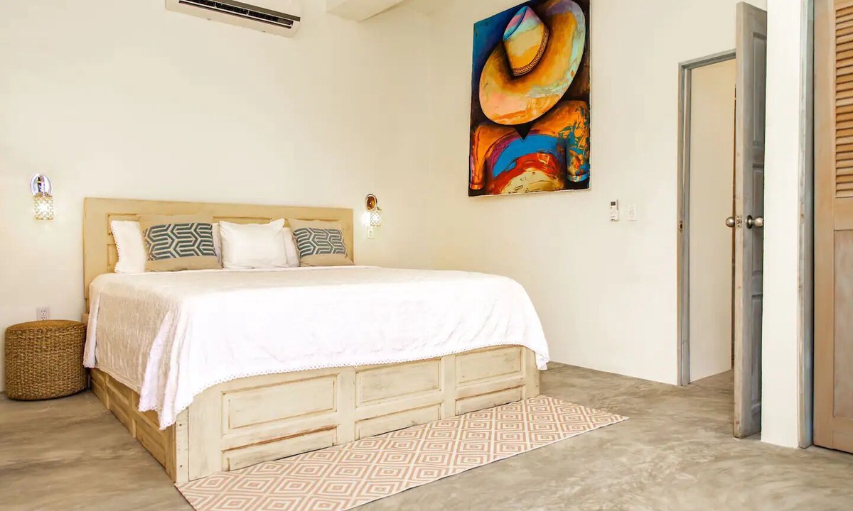 San Pedro House | Babylon Beach