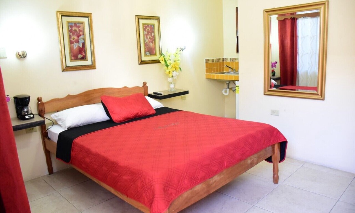 Belize City House | BELLA SOMBRA DOWNTOWN