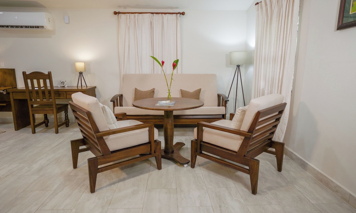 Armenia Hotel | Roaring River Resort