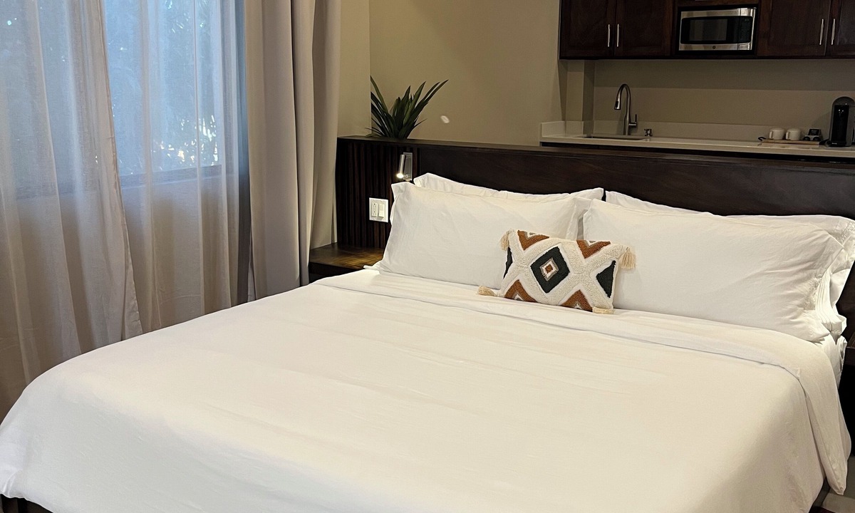 King's Park Hotel | The Palms Belize