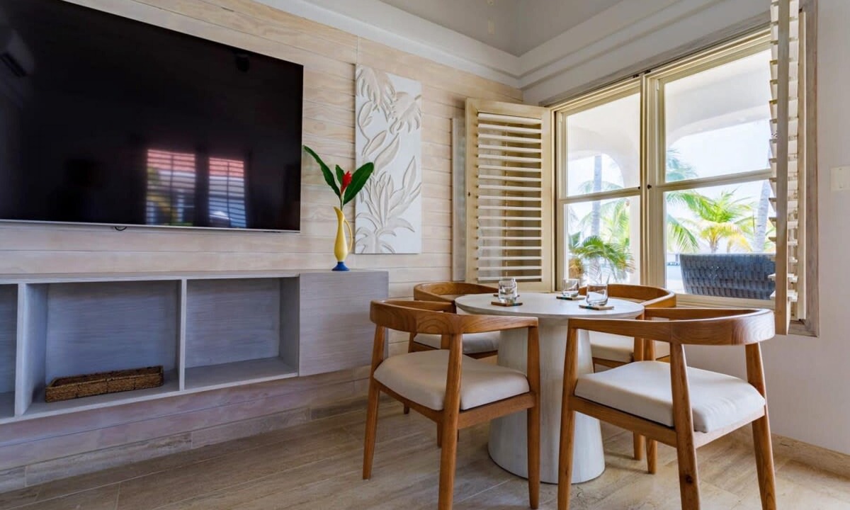 Plantation Villa | Rum Punch- Beachfront Bungalow Pool Kayaks Pier