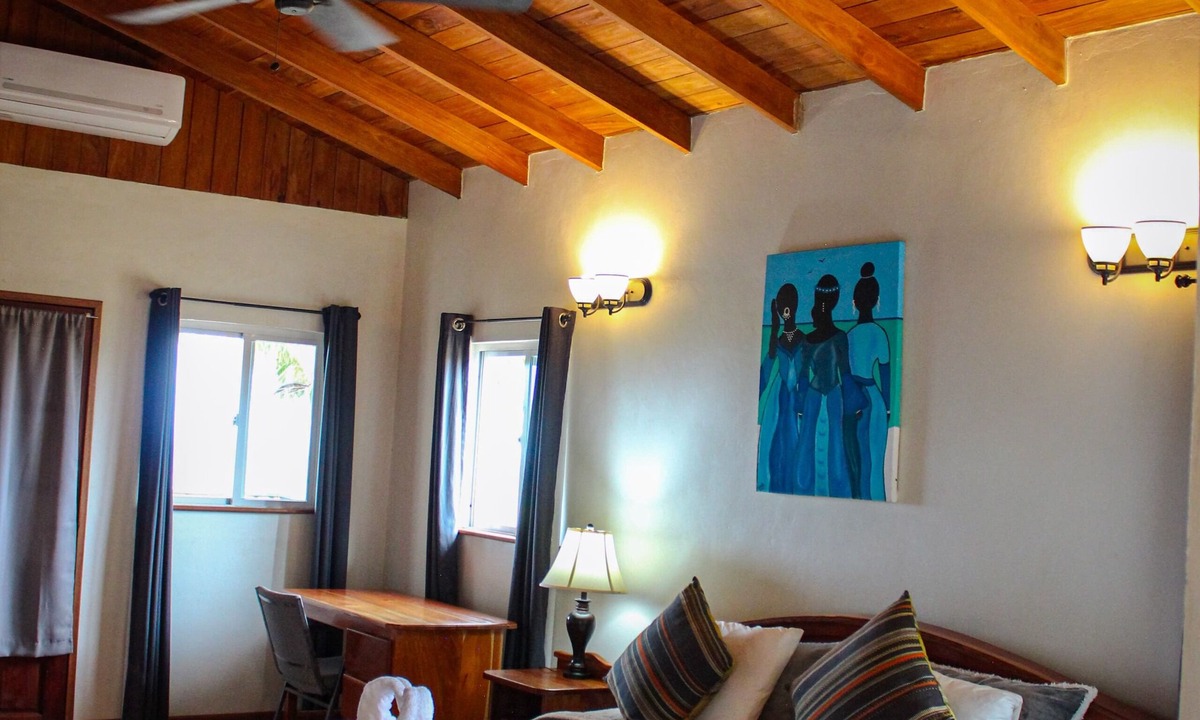 Hopkins Cabin | Maya Heights Village Resort