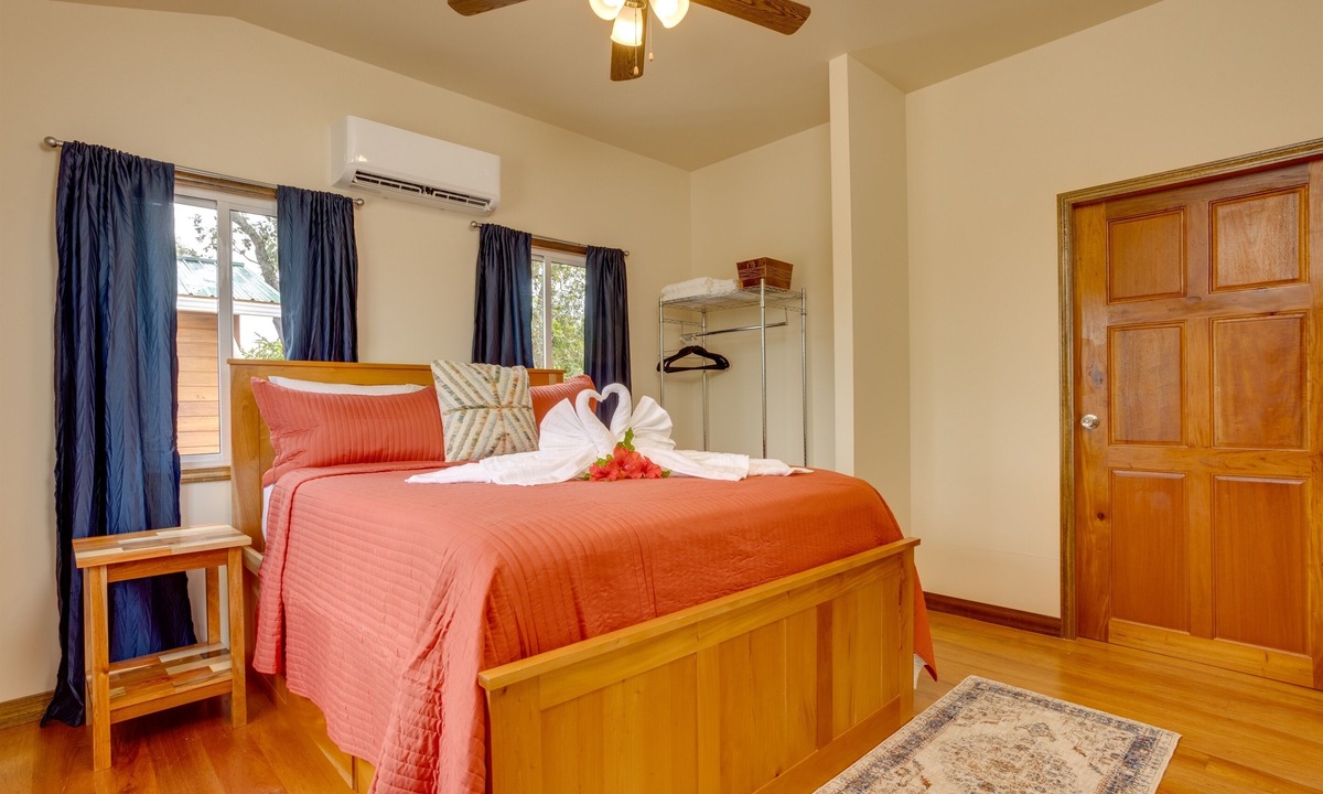 Placencia Cabin | Spacious 2-Bedroom-Lagoon Views-Pool-Maya Beach