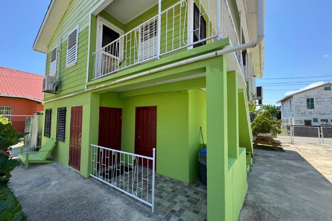 Belize City Hostel | McKay's Hostel Bed & Bath