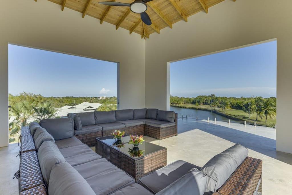 Cocoplum Villa | Villa Cascada at Beyond the Blue