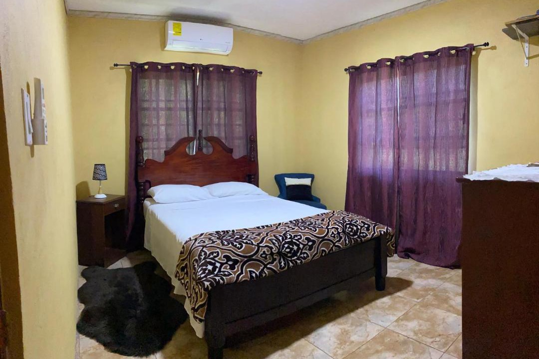 Crooked Tree House | Royal Properties Link
