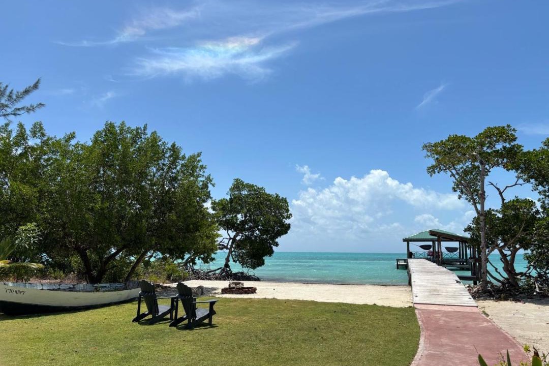 St. George's Caye House | Therapy Cabins - Belize Island Experience