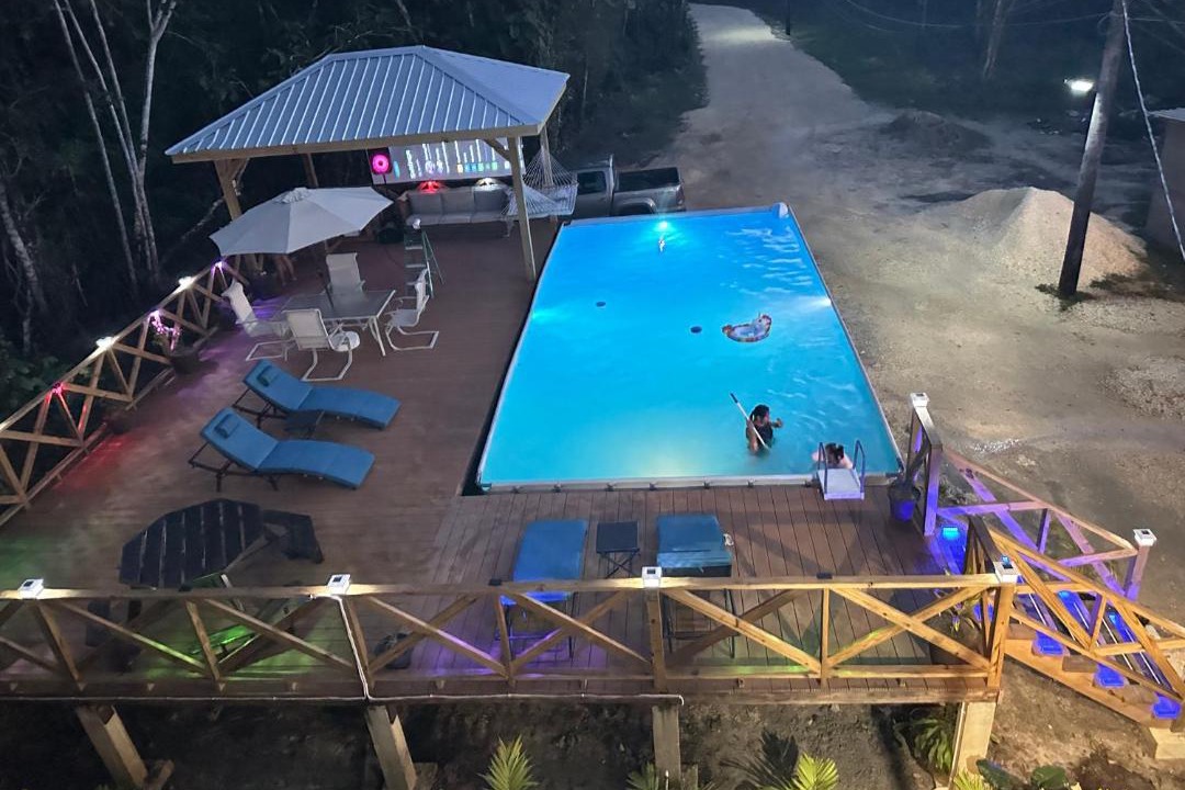 Burrell Boom Hotel | The Howler Jungle House and Cabanas