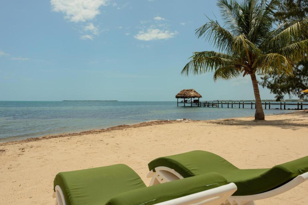 Plantation Villa | Jammin Gecko - 3 Story Oceanfront Luxury Villa 5 Bedroom w Pool