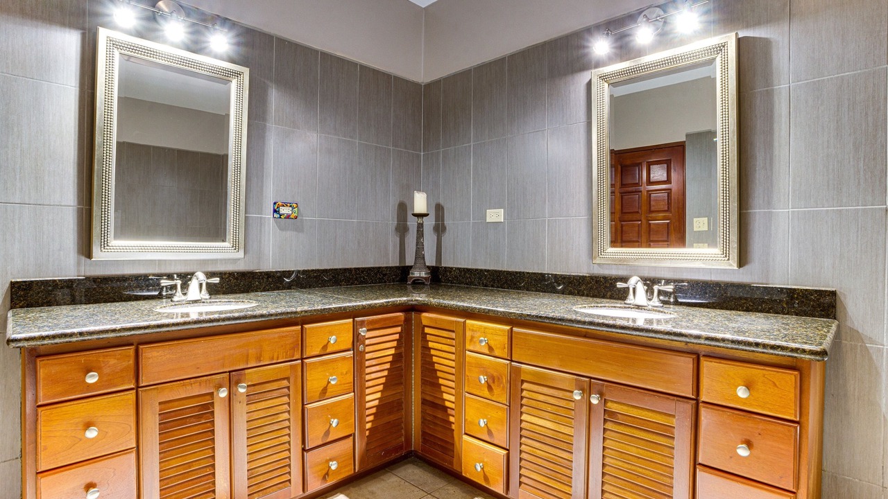 Photo of Bathroom in Placencia