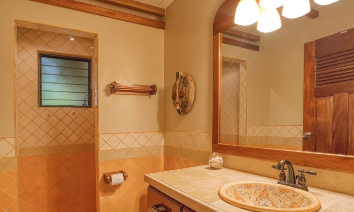 Photo of Bathroom in Placencia