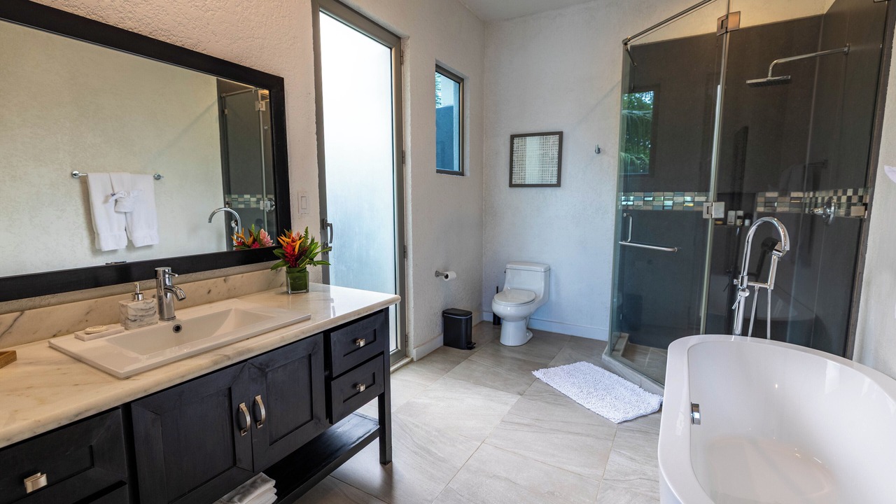 Photo of Bathroom in Plantation