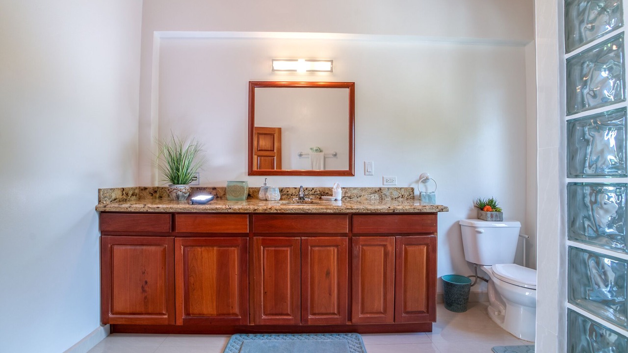 Photo of Bathroom in Placencia