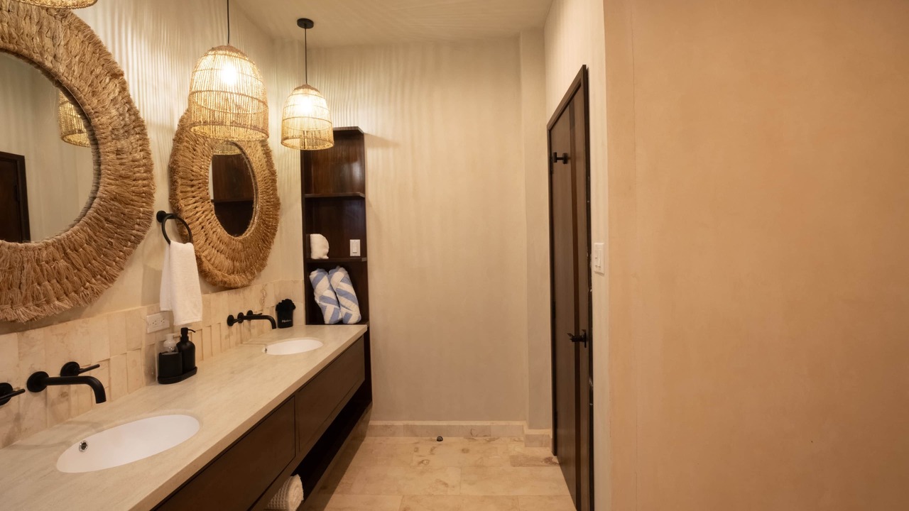 Photo of Bathroom in Caribbean Way