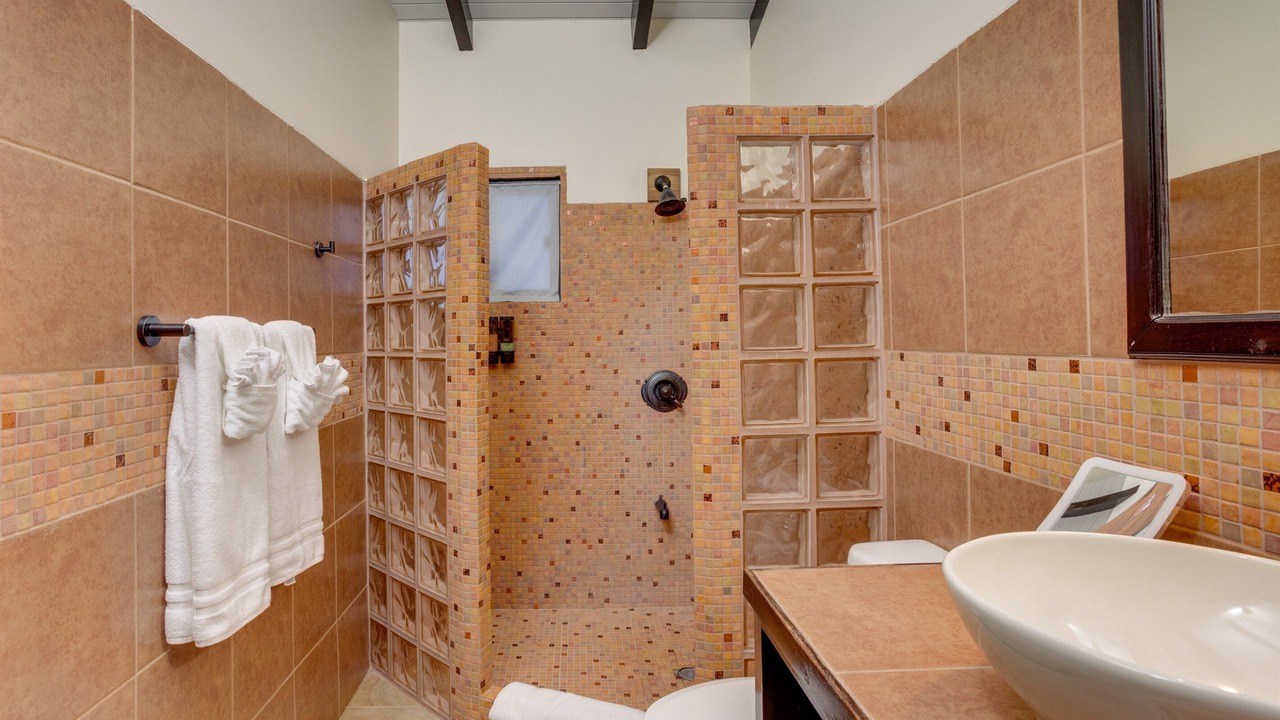 Photo of Bathroom in Placencia