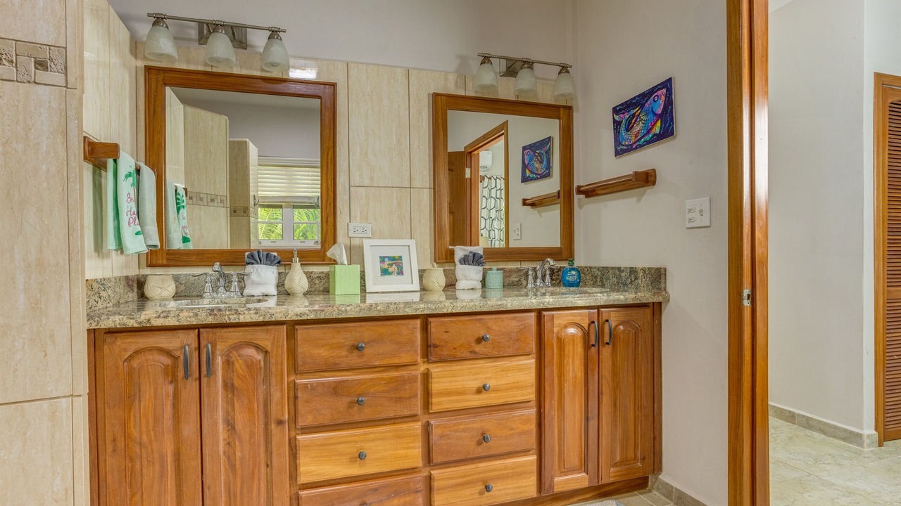 Photo of Bathroom in Placencia
