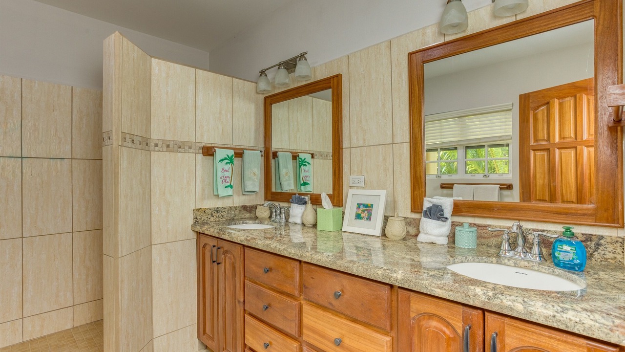 Photo of Bathroom in Placencia
