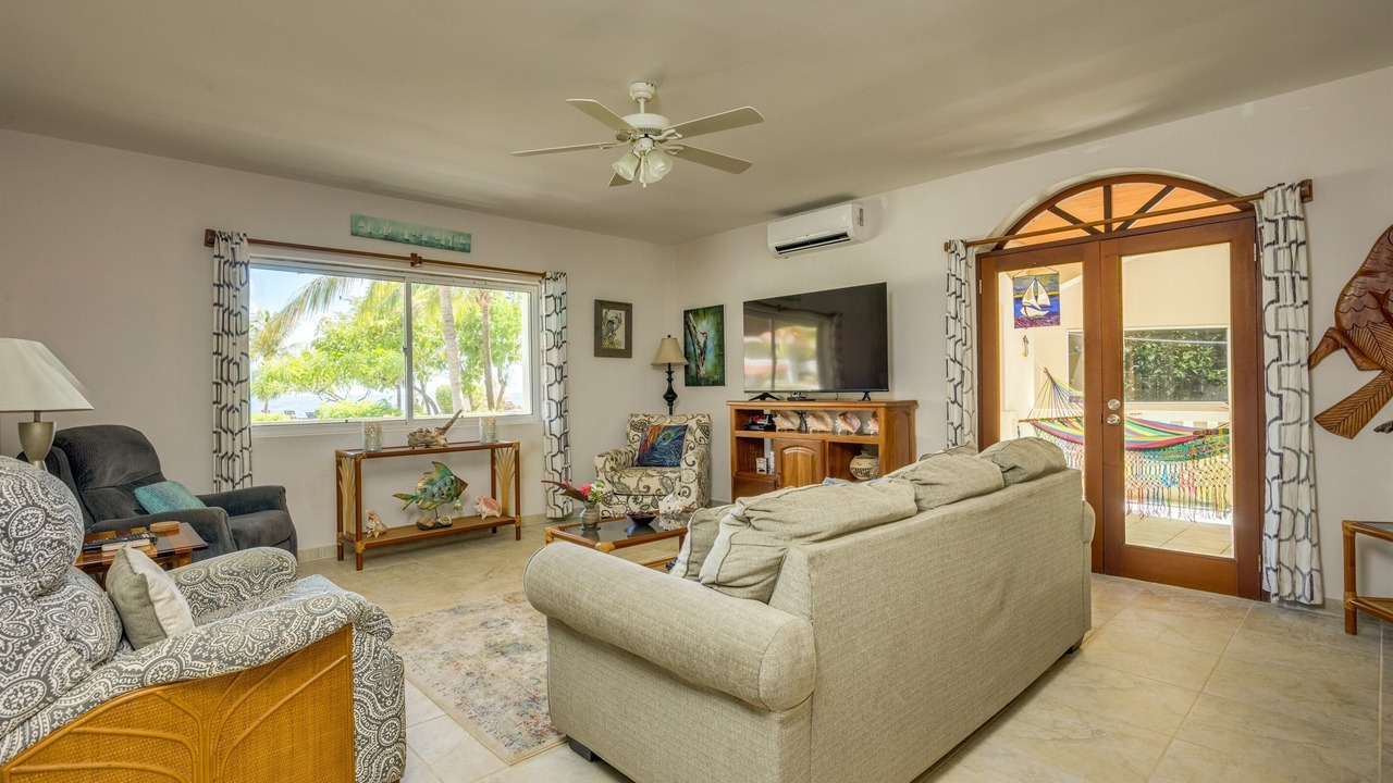 Photo of Livingroom in Placencia